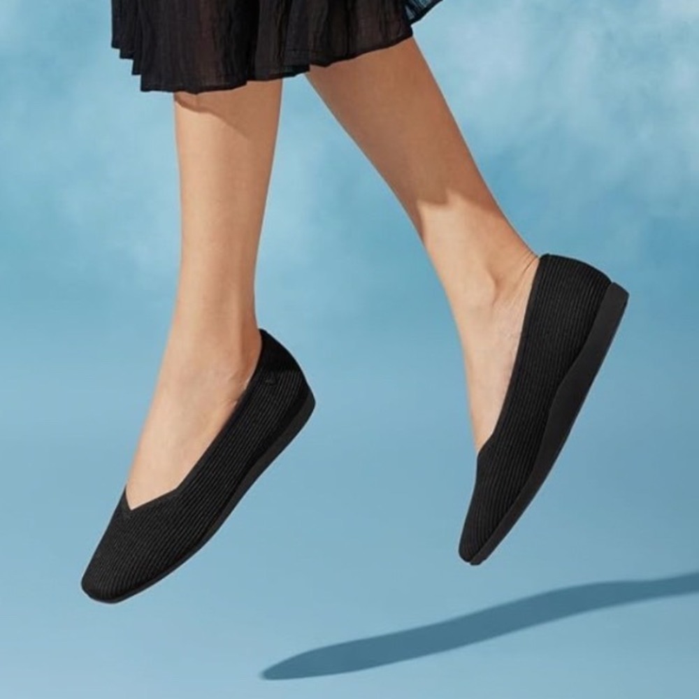 Vivaia‎ NWOT Women's Margot Walker Square-Toe Ballet Flats